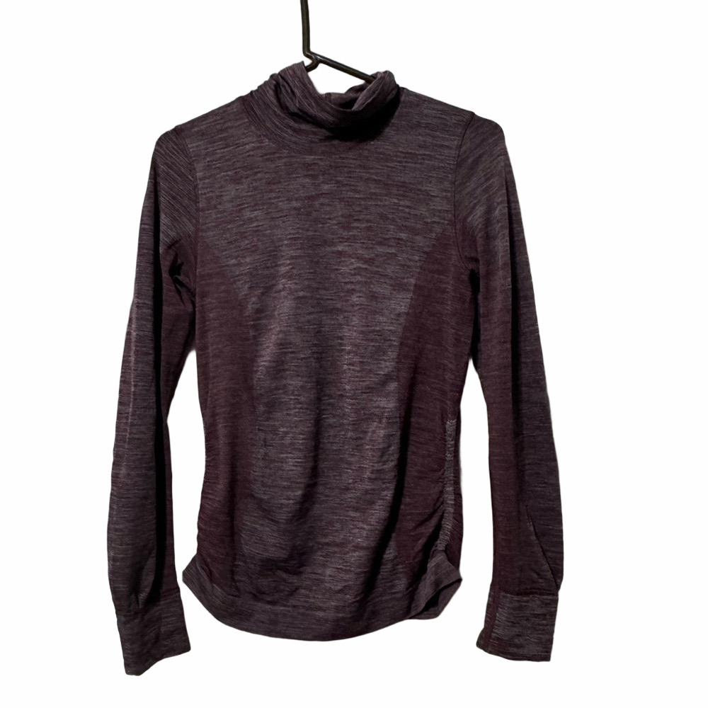 Lululemom woolly wunder turtle neck long sleeve size 6 euc
